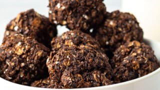 Dark Chocolate and Oat Clusters Recipe