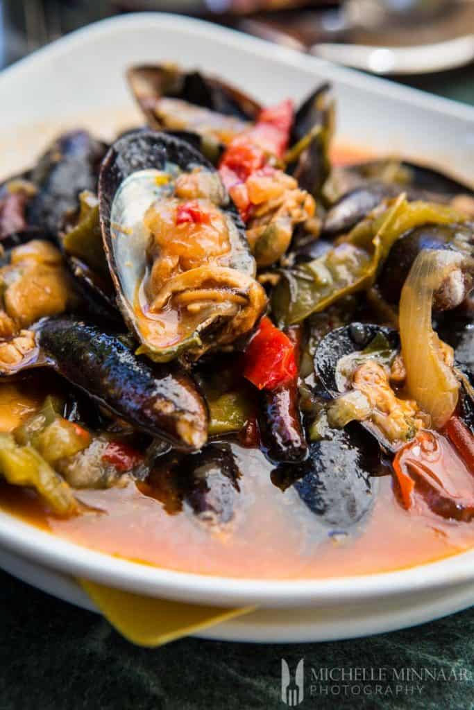 Green Mussels Vs Black Mussels | Greedy Gourmet
