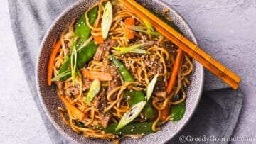 Beef Chow Mein | Greedy Gourmet